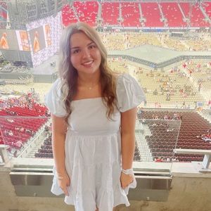 Meet your Posher, Abbey